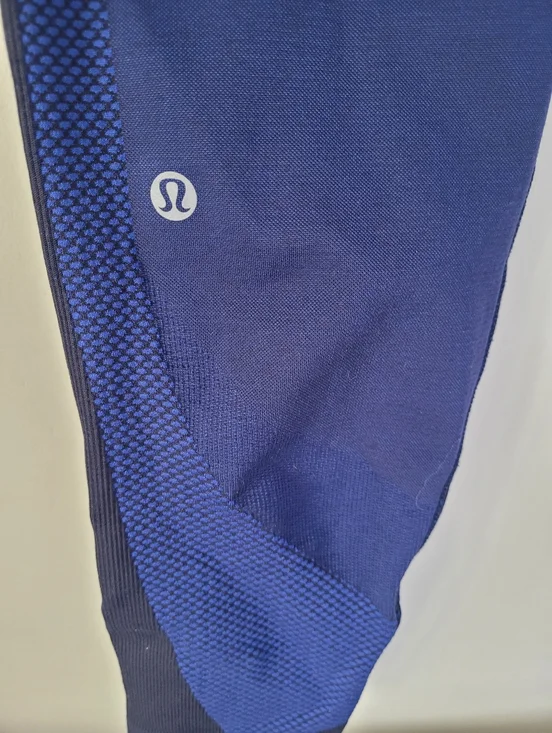 Lululemon Ready To Run Tight Pinpoint - Picture 4 of 9